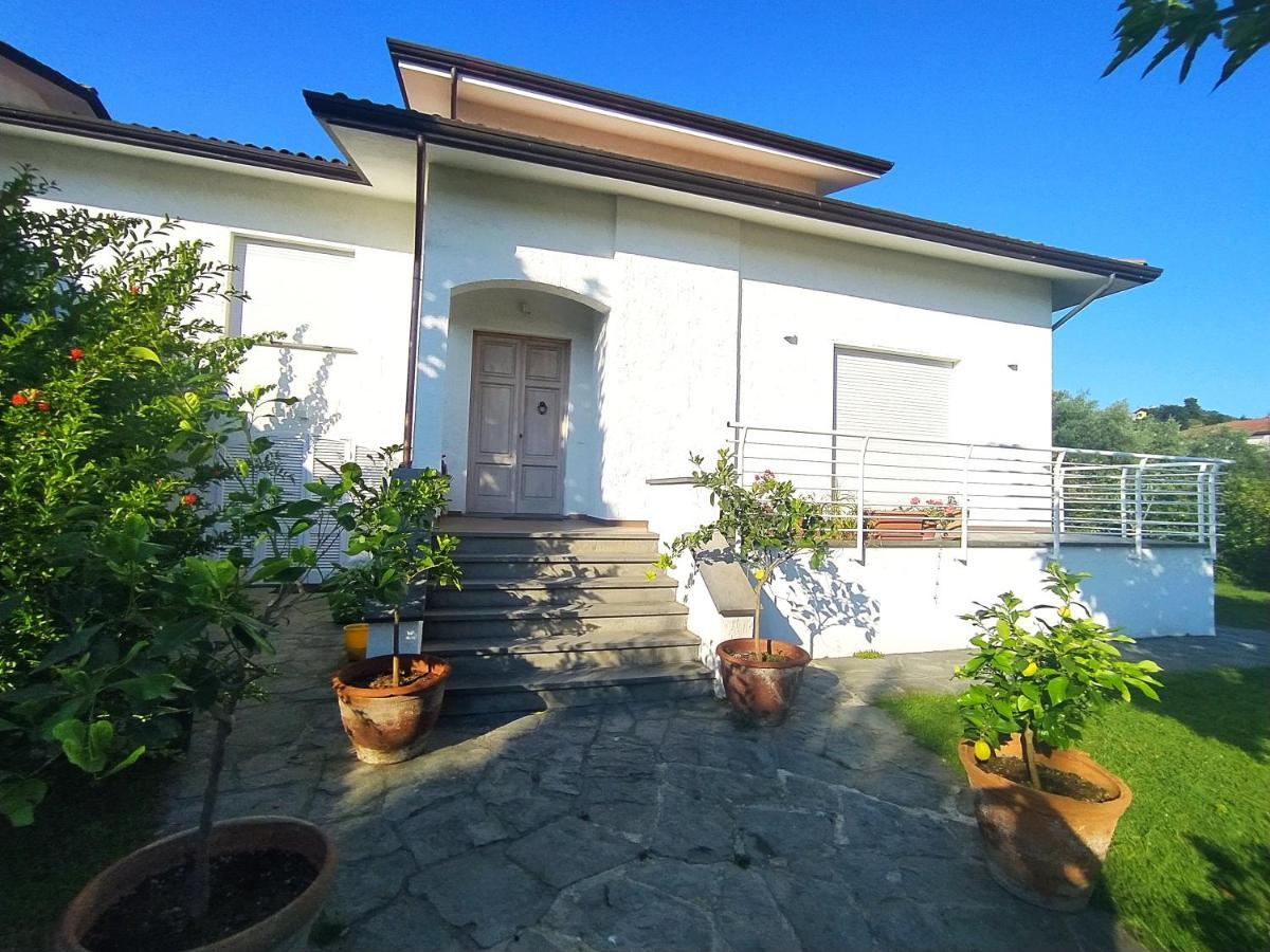 B&B Villa La Bouganville Camaiore Exterior photo