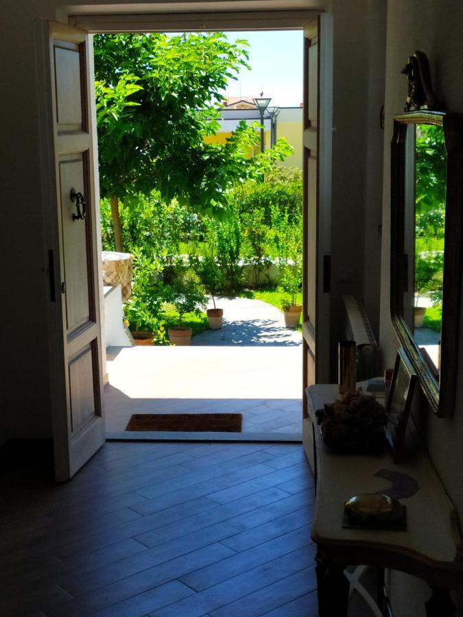 B&B Villa La Bouganville Camaiore Exterior photo