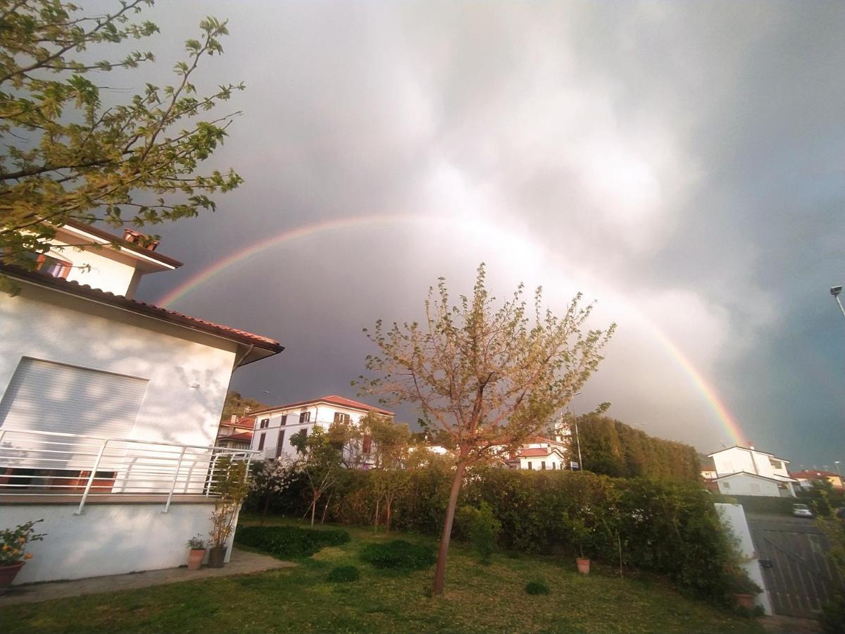 B&B Villa La Bouganville Camaiore Exterior photo